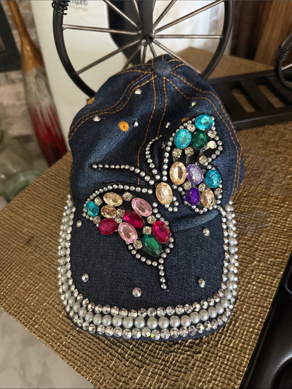 Women’s hat, no brand and like New!!!